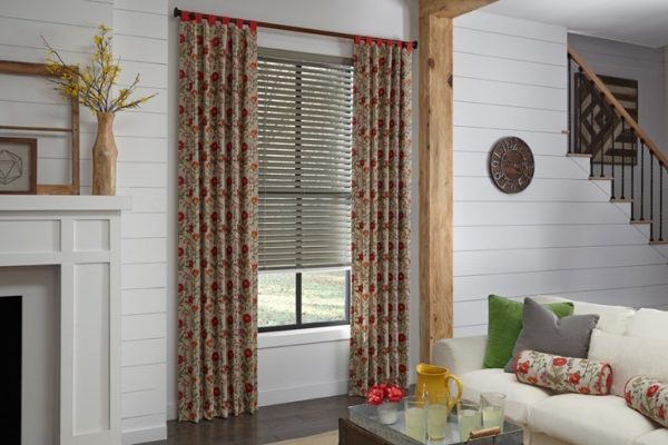 blinds-draperies-living-room-600x400.jpg