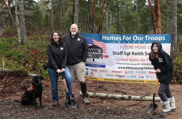 keith-service-dog-family-600x392.jpg